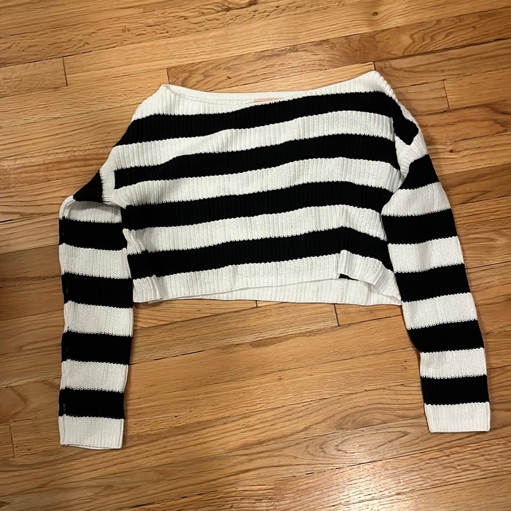 Urban Outfitters Cropped Sweater